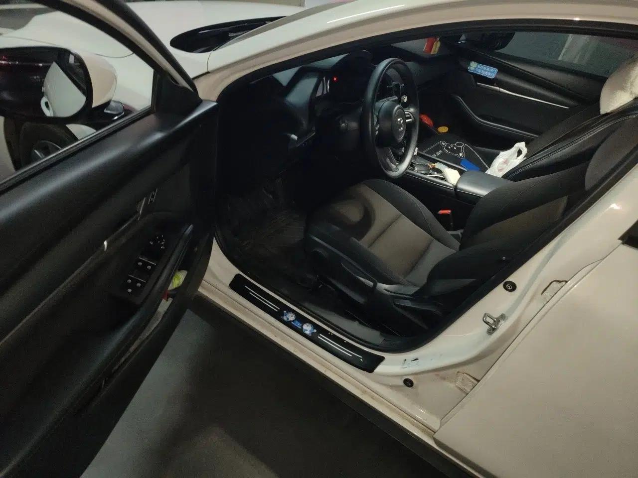 Mazda 3 Axela 2021 1.5L Automatic ZhiMei Edition — миниатюра 16
