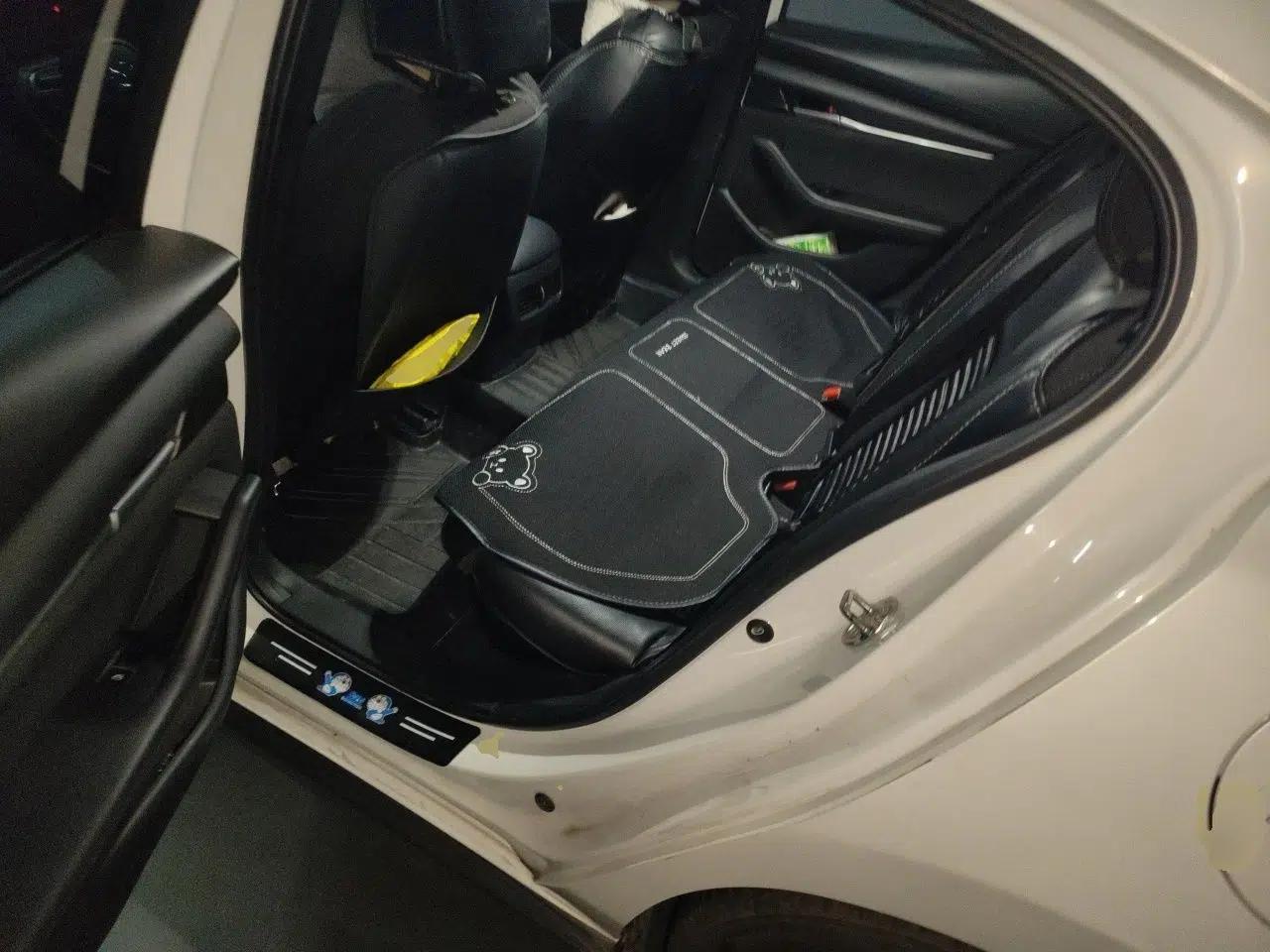Mazda 3 Axela 2021 1.5L Automatic ZhiMei Edition — миниатюра 17