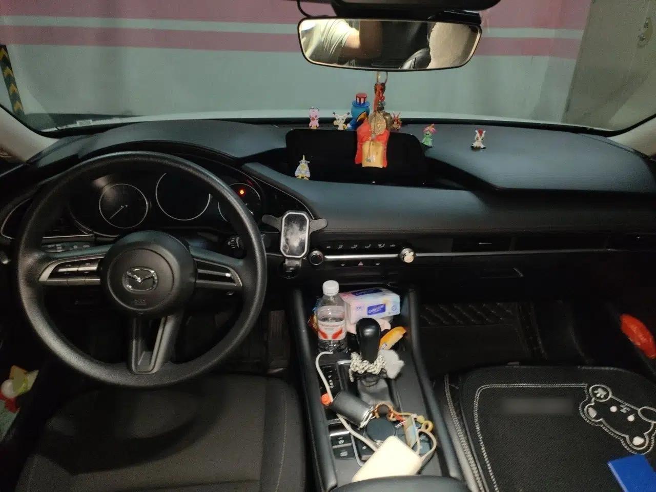 Mazda 3 Axela 2021 1.5L Automatic ZhiMei Edition — миниатюра 9