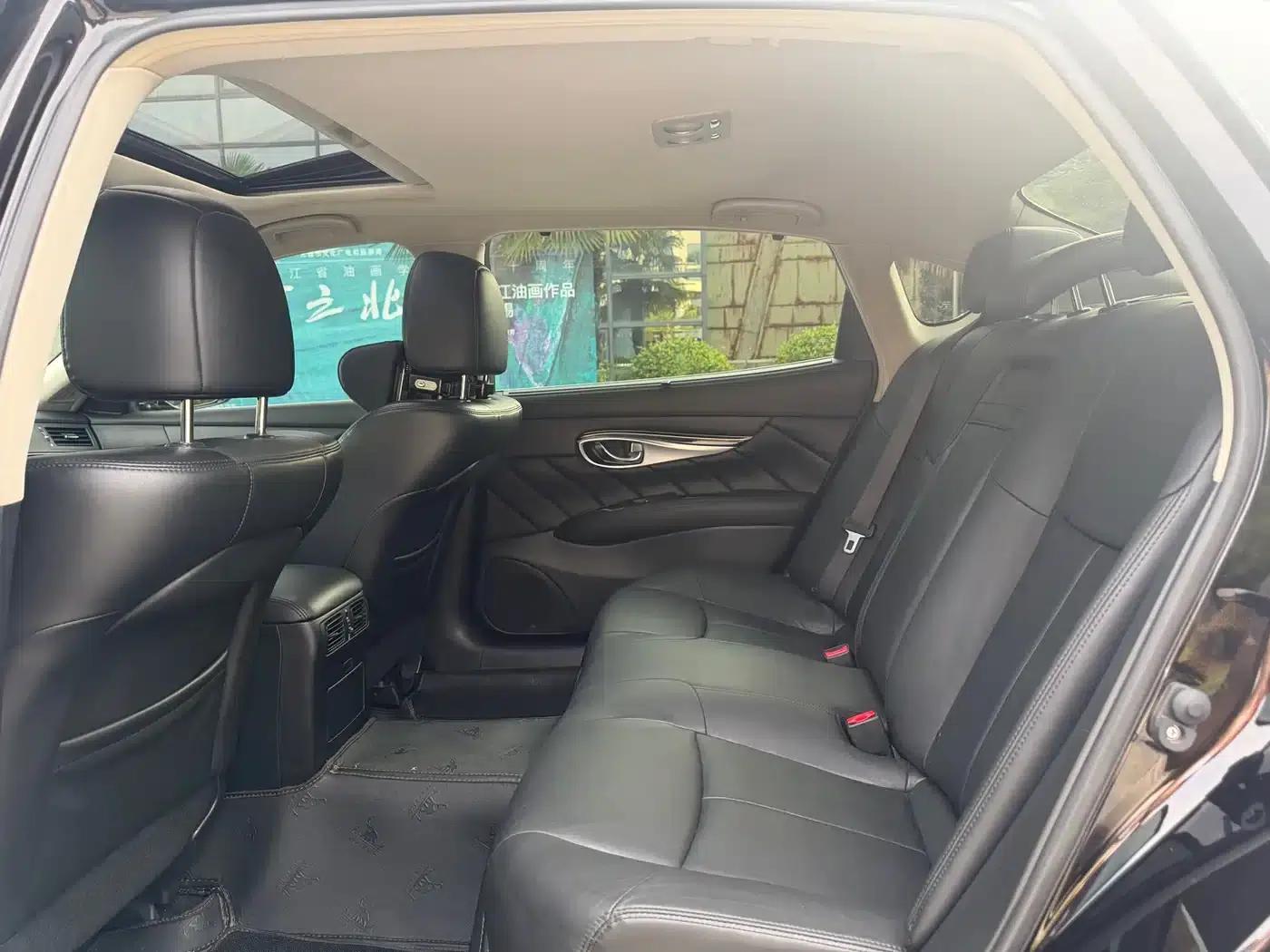 Infiniti Q70 2017 Q70L 2.5L Elite Edition — миниатюра 4