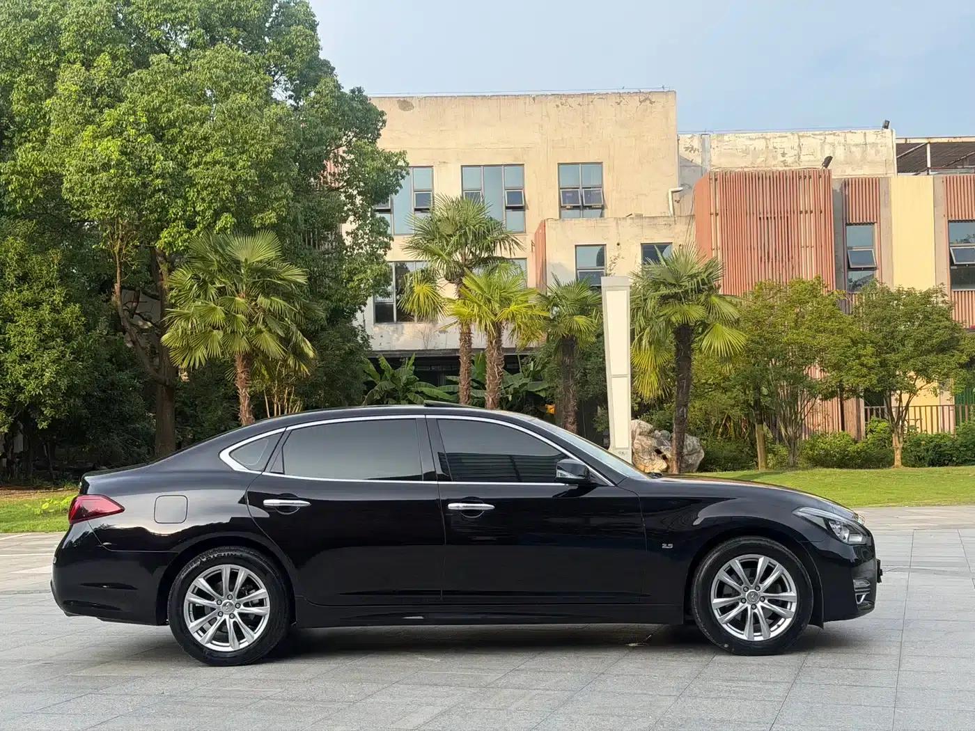 Infiniti Q70 2017 Q70L 2.5L Elite Edition — миниатюра 9