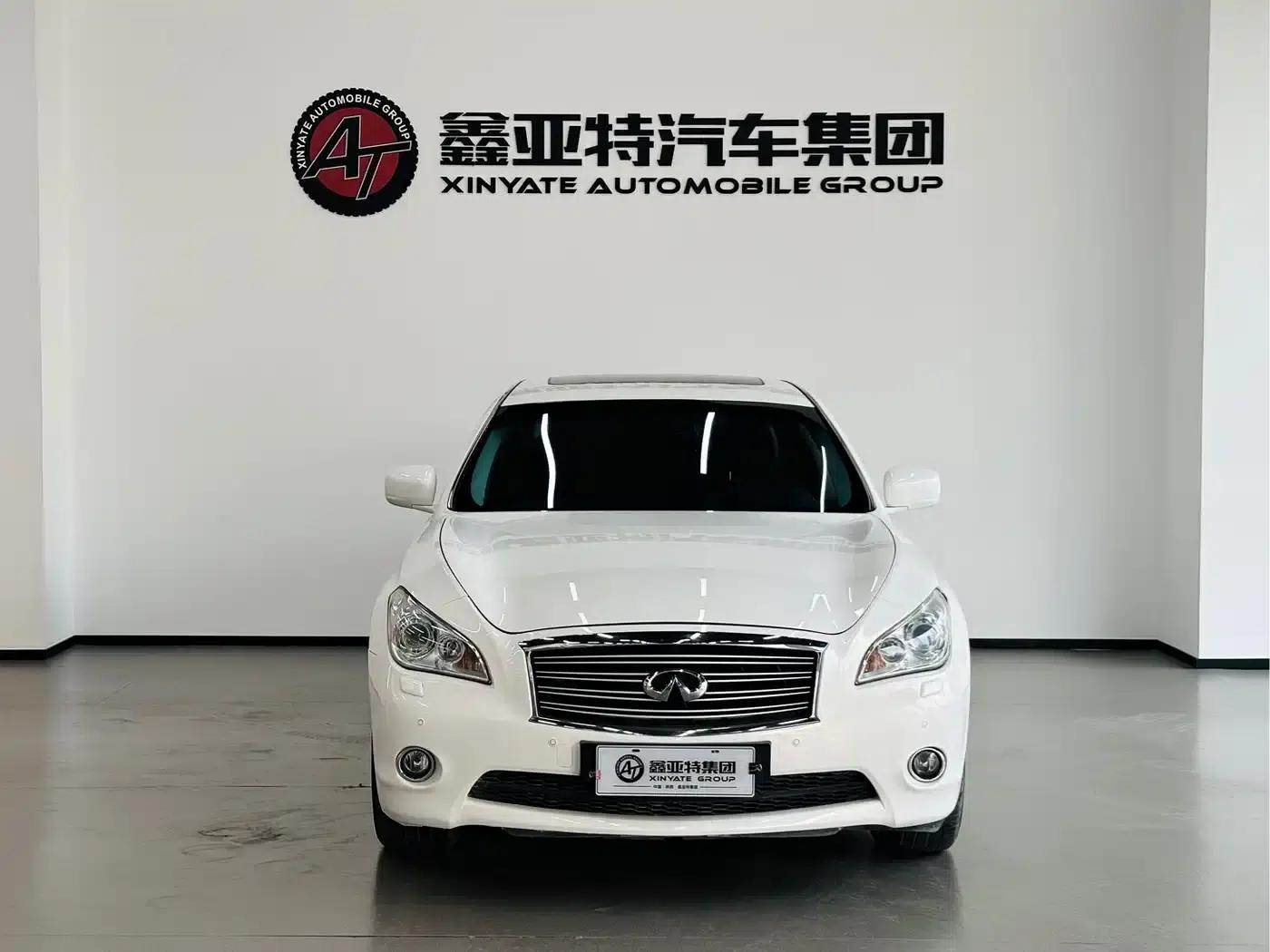Infiniti Q70 2013 Q70L 2.5L Luxury Edition — миниатюра 2