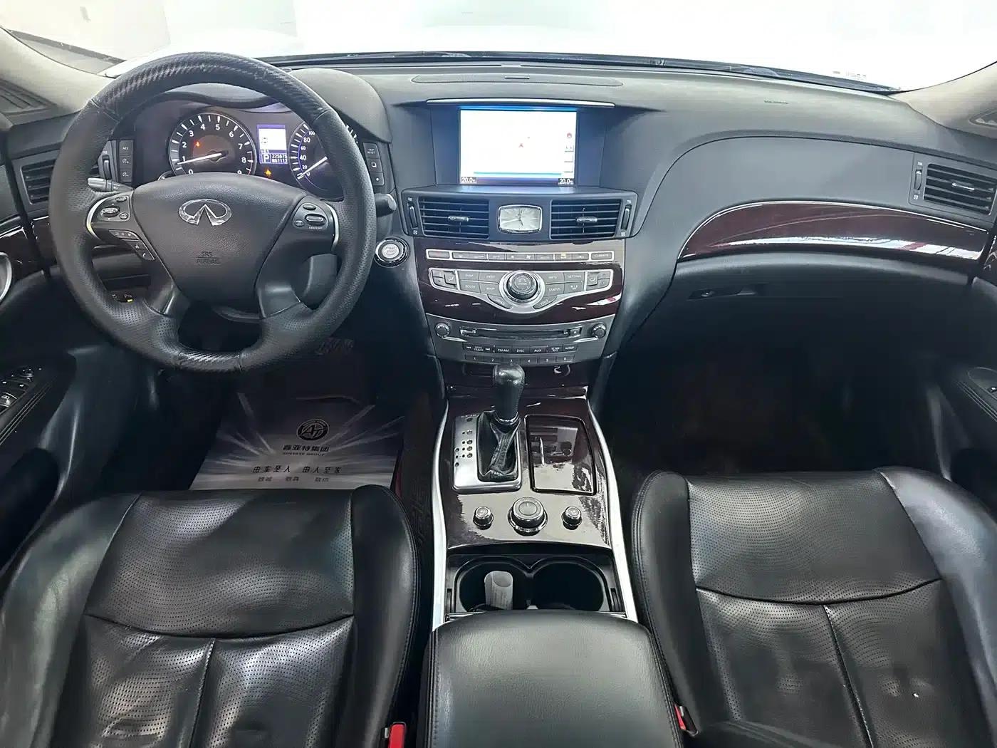 Infiniti Q70 2013 Q70L 2.5L Luxury Edition — миниатюра 18