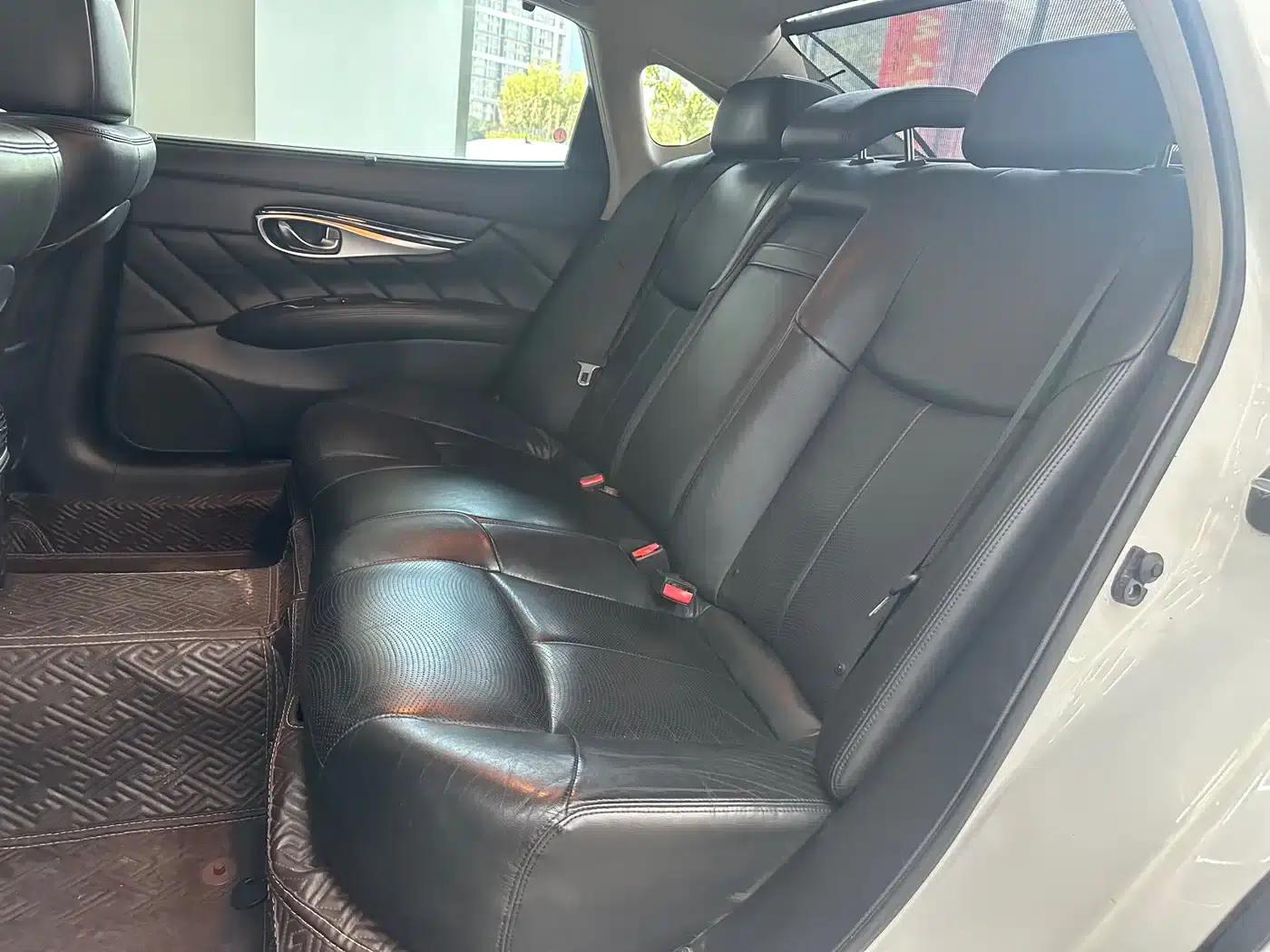 Infiniti Q70 2013 Q70L 2.5L Luxury Edition — миниатюра 19