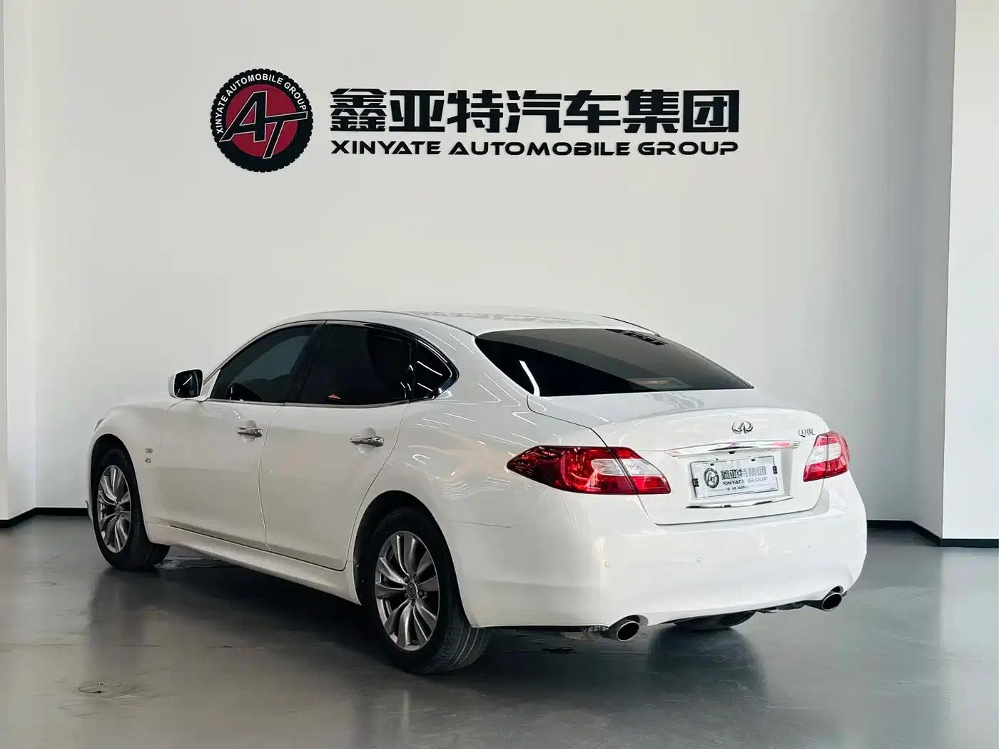 Infiniti Q70 2013 Q70L 2.5L Luxury Edition — миниатюра 4