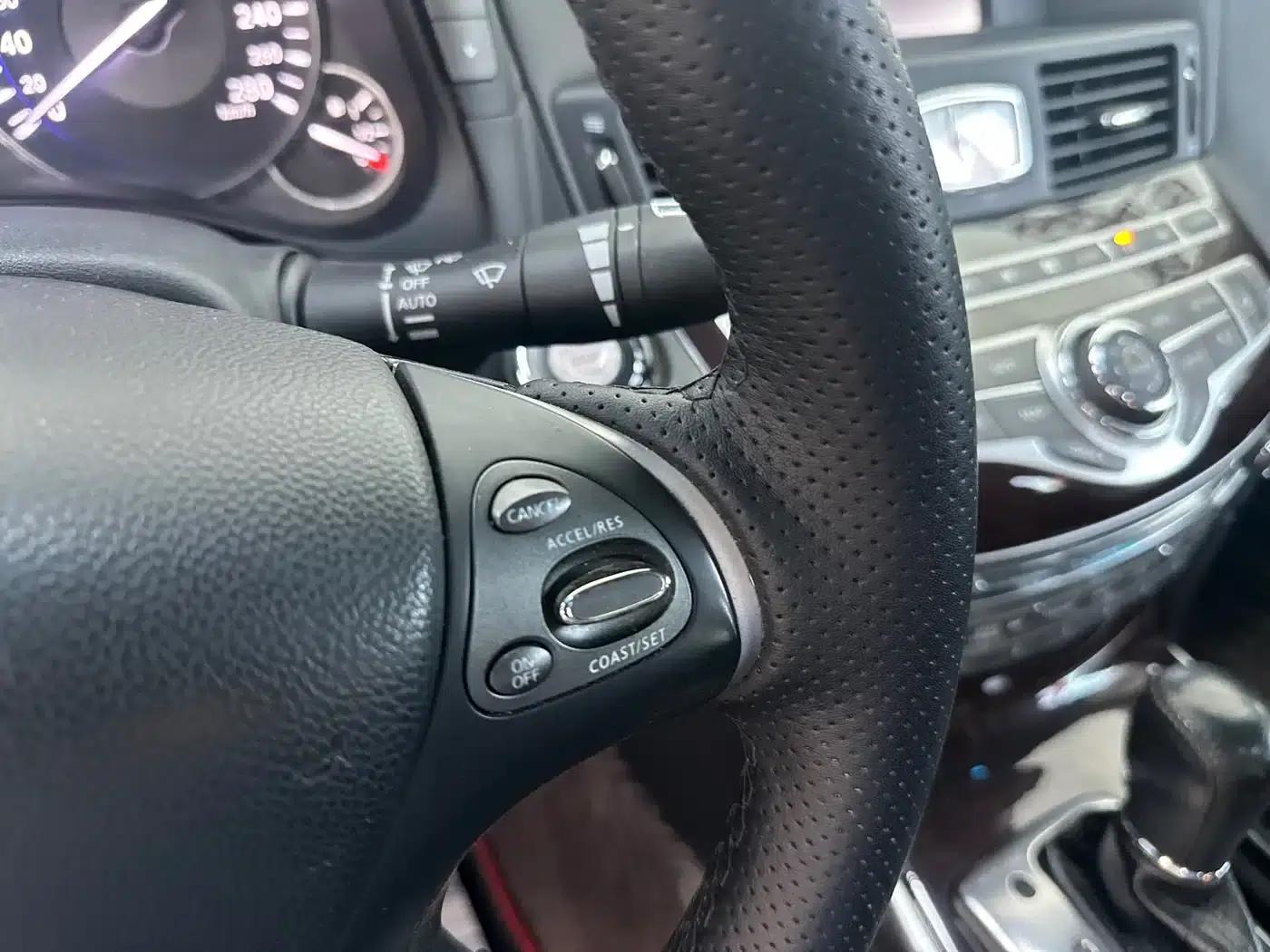 Infiniti Q70 2013 Q70L 2.5L Luxury Edition — миниатюра 7