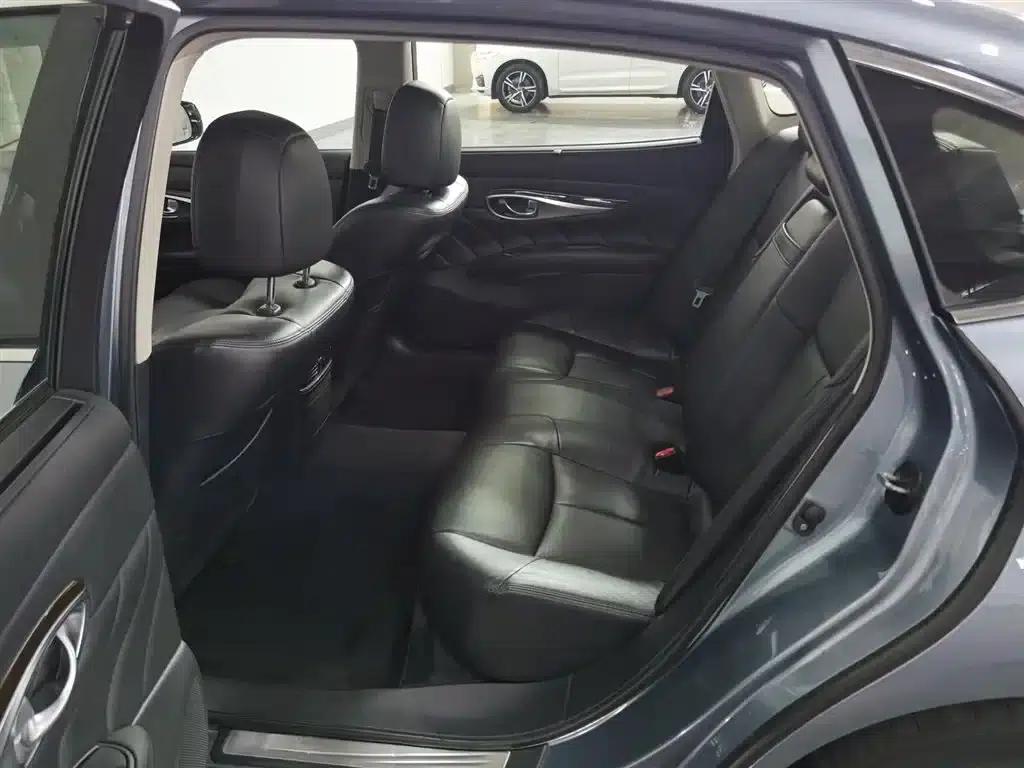 Infiniti Q70 2019 Q70L 2.0T Enjoy Edition — миниатюра 15
