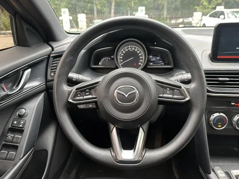 Mazda CX-4 2020 2.0L Automatic Two-Wheel Drive Blue Sky Dynamic Edition — миниатюра 19