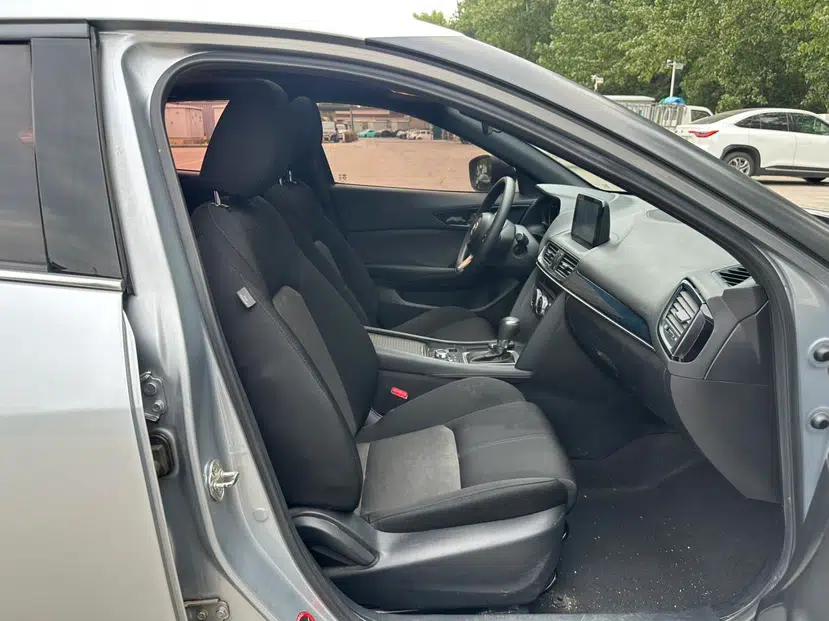 Mazda CX-4 2020 2.0L Automatic Two-Wheel Drive Blue Sky Dynamic Edition — миниатюра 21