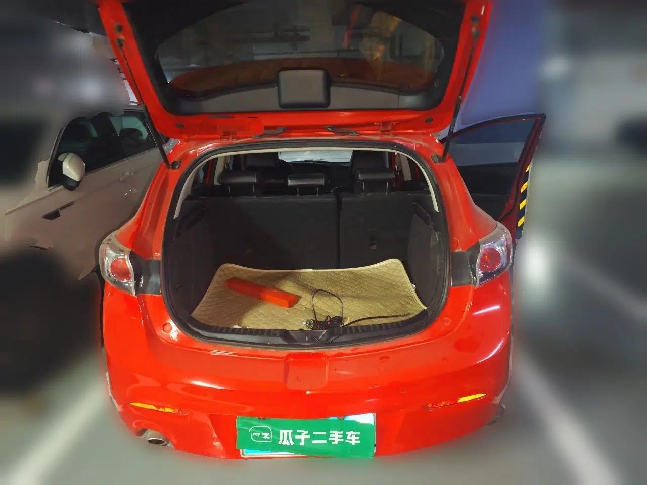 Mazda 3 2013 Hatchback 1.6L Automatic Elite Model — миниатюра 19