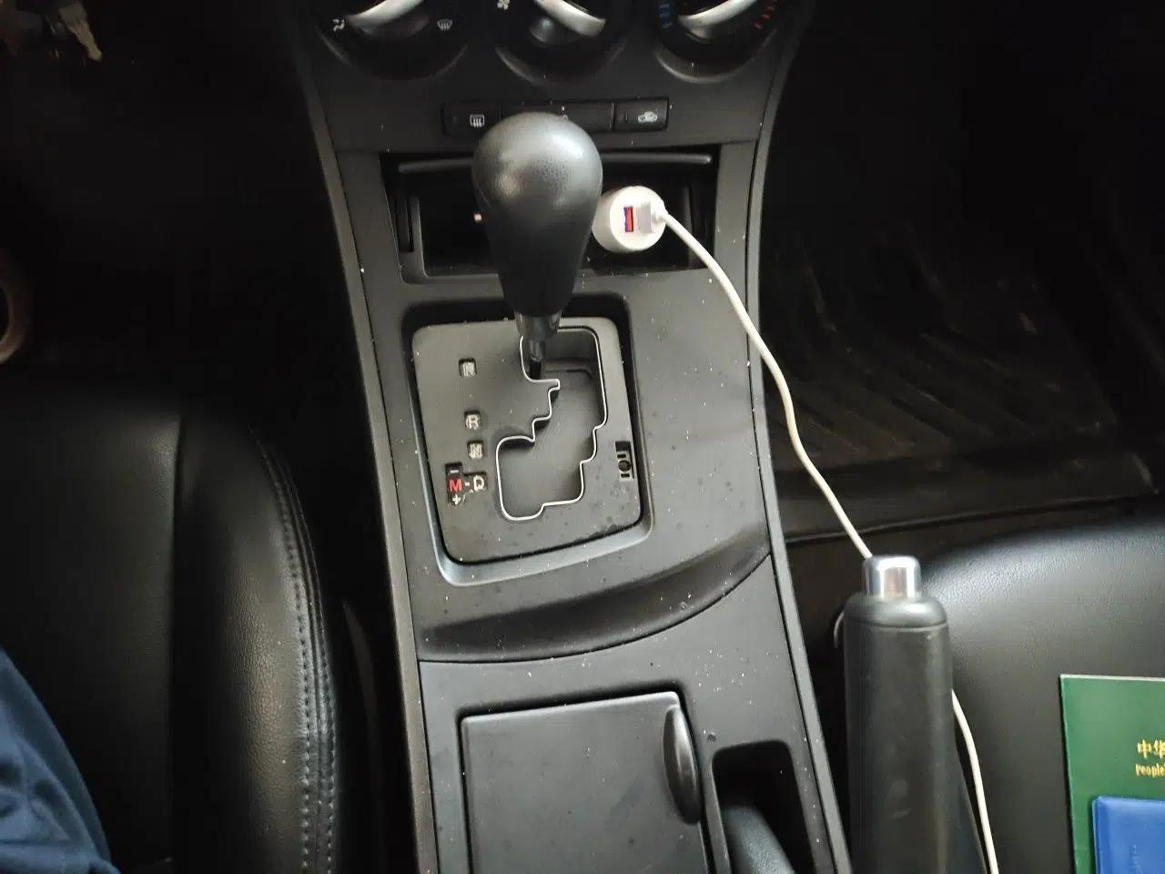 Mazda 3 2013 Hatchback 1.6L Automatic Elite Model — миниатюра 14