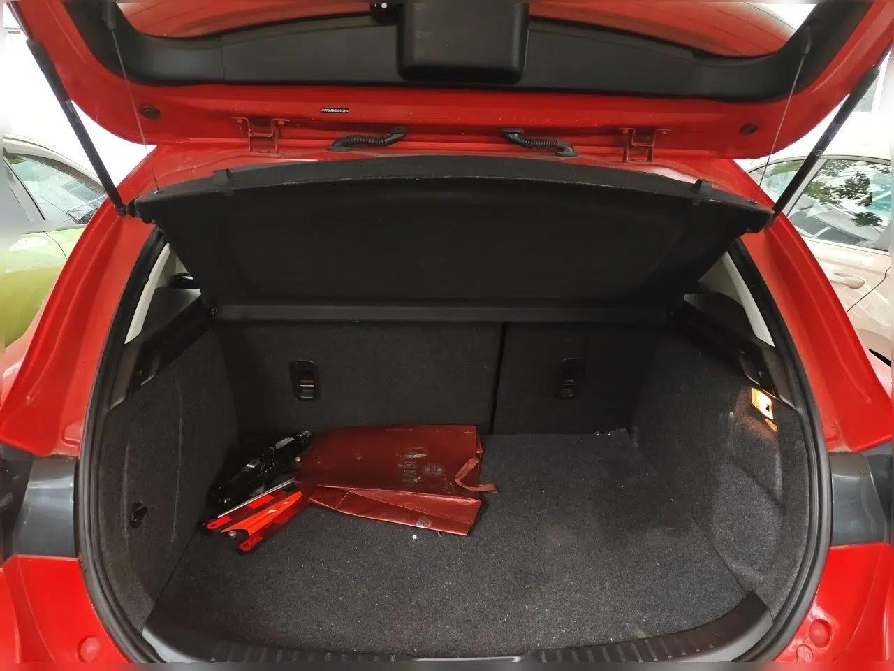 Mazda 3 2013 Hatchback 1.6L Automatic Elite Model — миниатюра 19