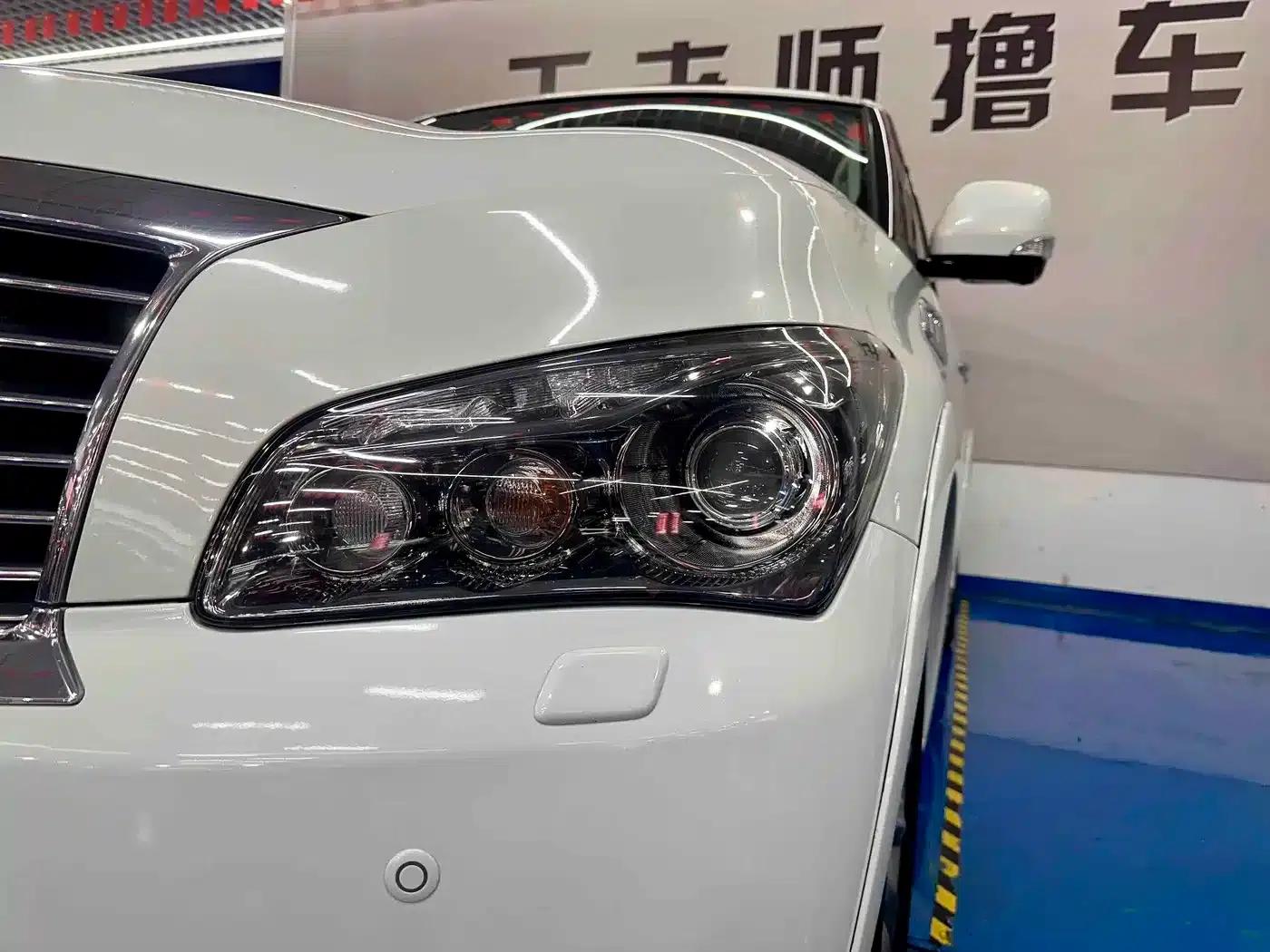 Infiniti QX80 2013 5.6L 4WD — миниатюра 19