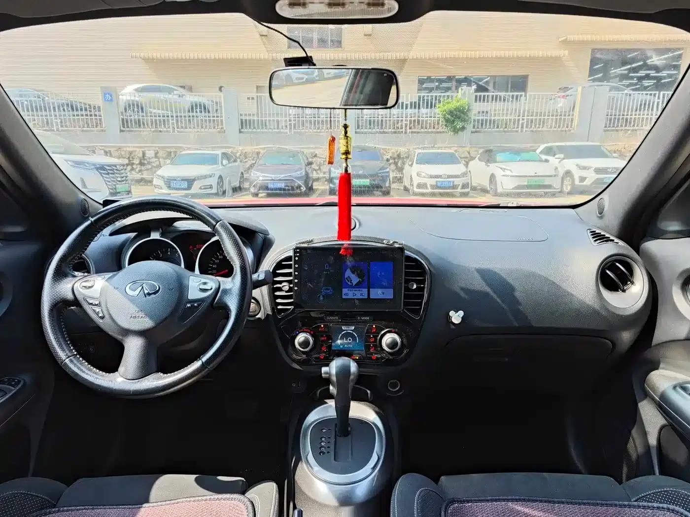 Infiniti ESQ 2014 1.6L Sporty Edition — миниатюра 11