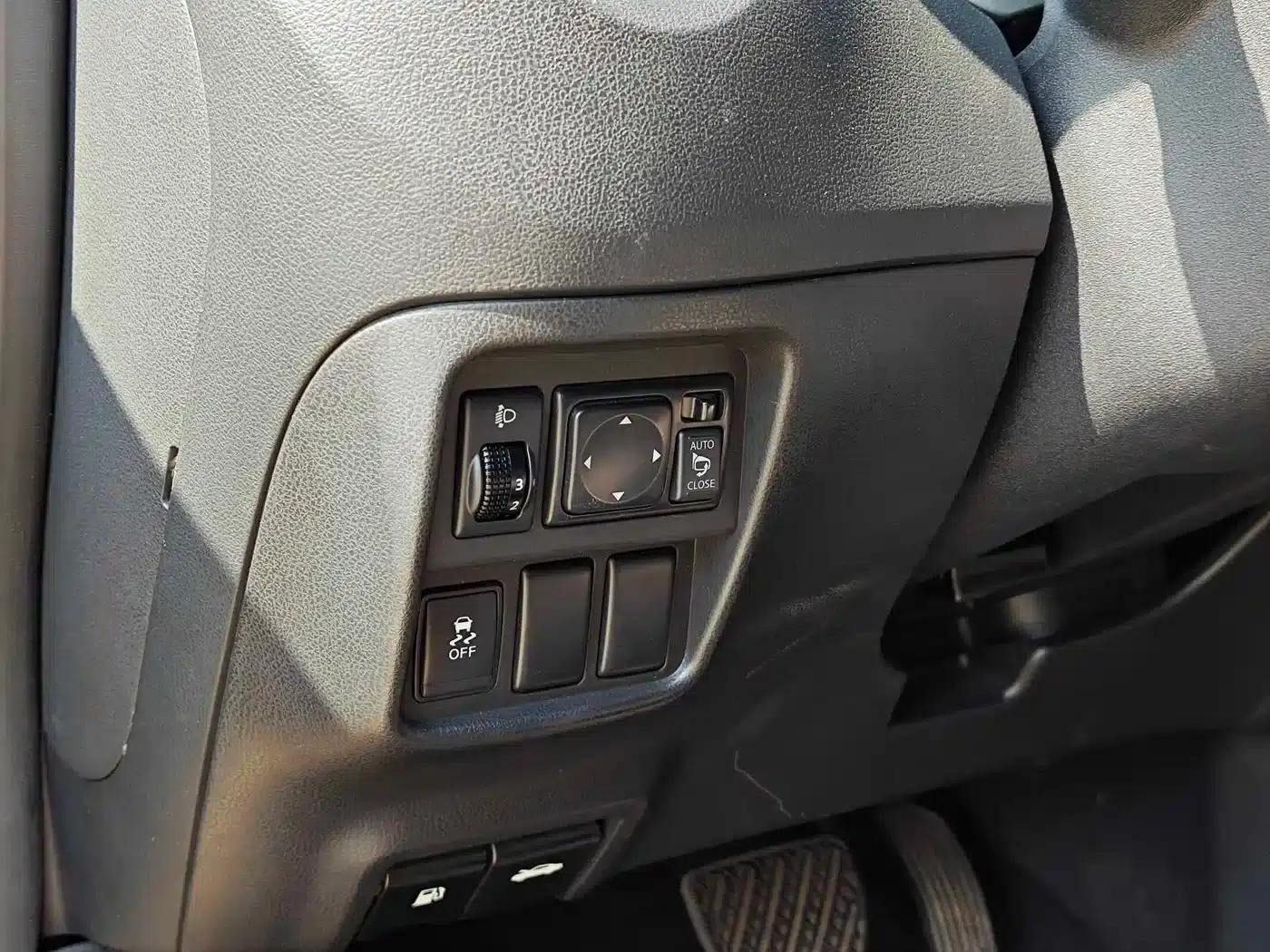 Infiniti ESQ 2014 1.6L Sporty Edition — миниатюра 16