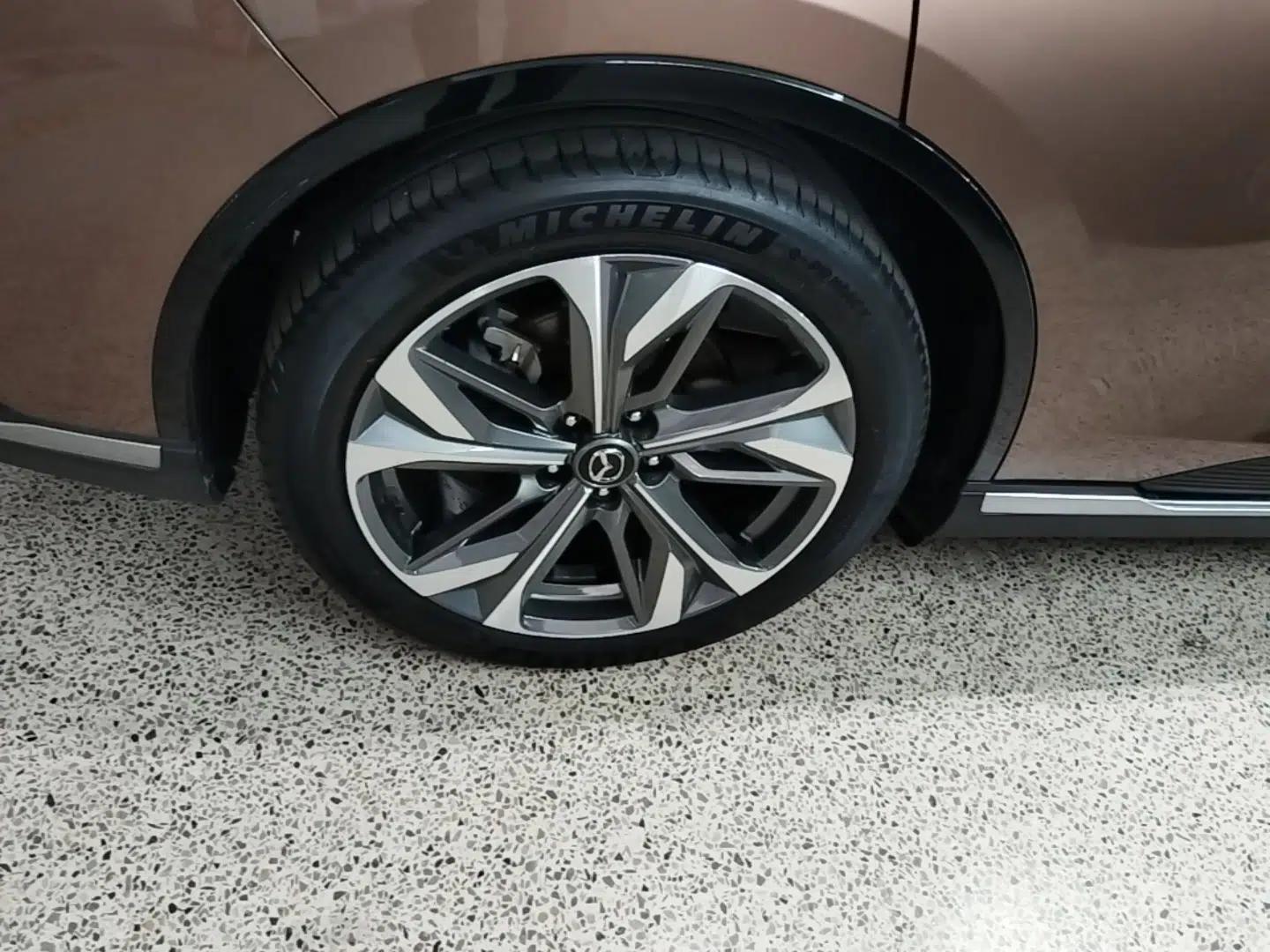 Mazda EZ-6 2024 Range-Extended 200 Luxury Edition — миниатюра 11