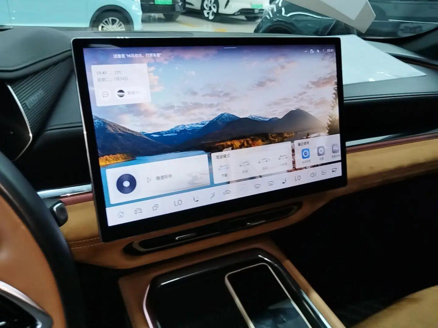 Mazda EZ-6 2024 Range-Extended 200 Luxury Edition — миниатюра 15