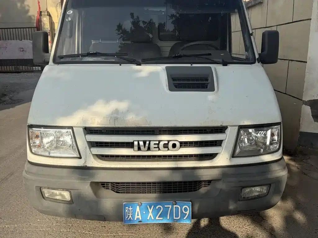 Iveco DeYi 2014 Model 2.8T-V35 NJ5044XXYQ3A43S4 — миниатюра 2