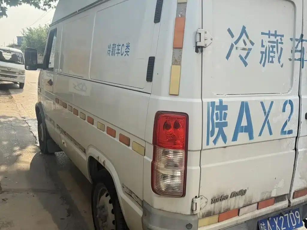 Iveco DeYi 2014 Model 2.8T-V35 NJ5044XXYQ3A43S4 — миниатюра 5