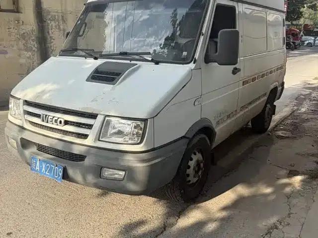 Iveco DeYi 2014 Model 2.8T-V35 NJ5044XXYQ3A43S4