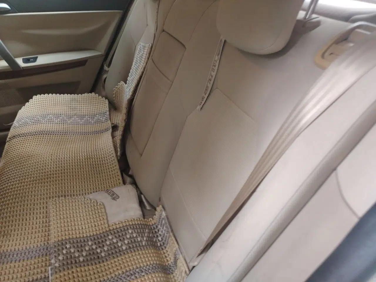 MG 6 2012 Hatchback 1.8L Automatic Drive Value Edition — миниатюра 17