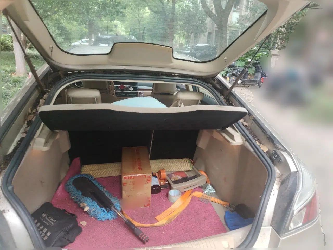 MG 6 2012 Hatchback 1.8L Automatic Drive Value Edition — миниатюра 19