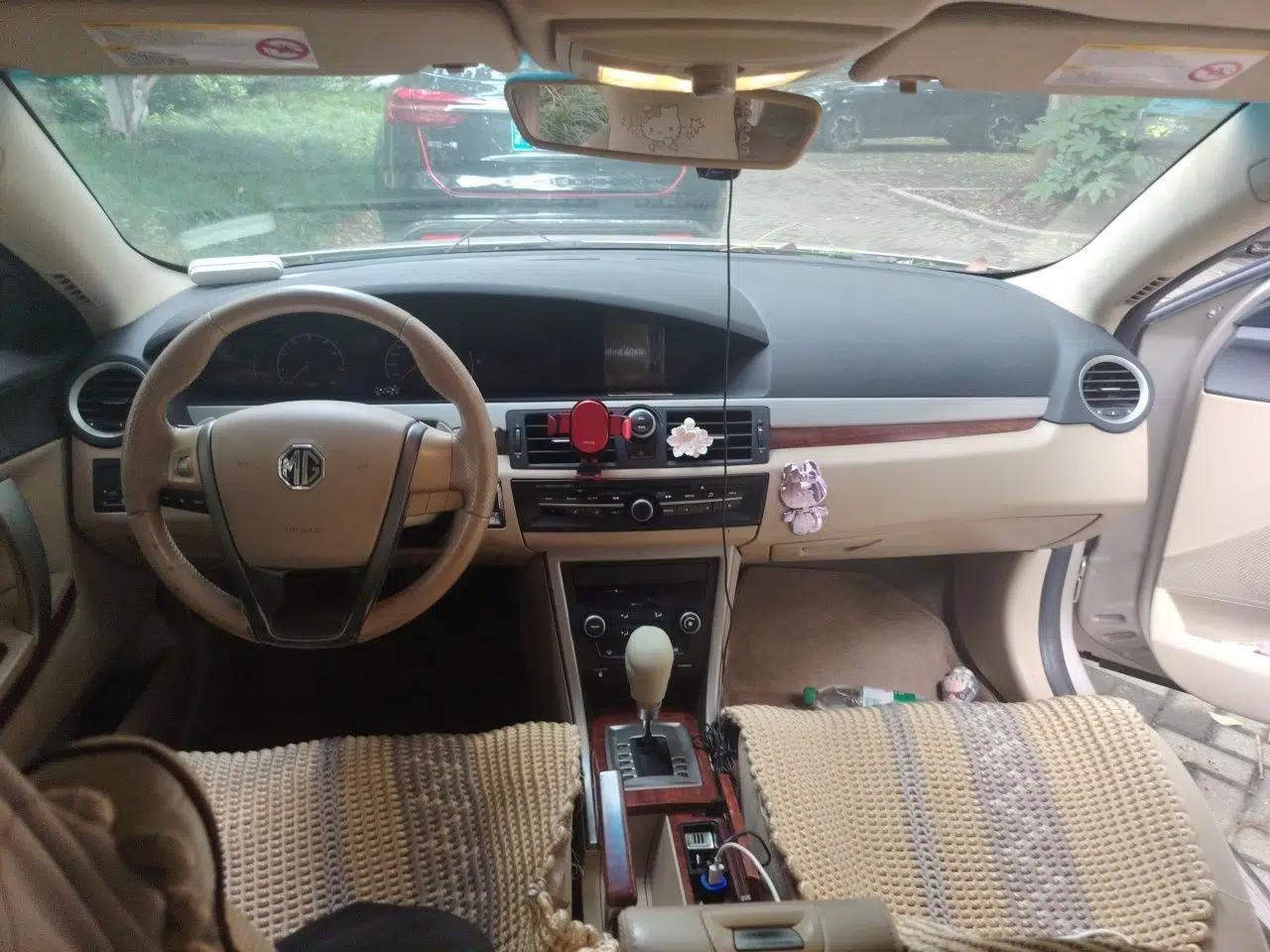 MG 6 2012 Hatchback 1.8L Automatic Drive Value Edition — миниатюра 9