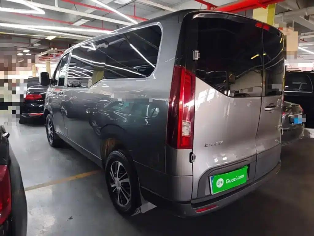 Iveco Juxing 2023 C30 Passenger and Van 2.0T 93KW Manual Star Edition Low Roof — миниатюра 5