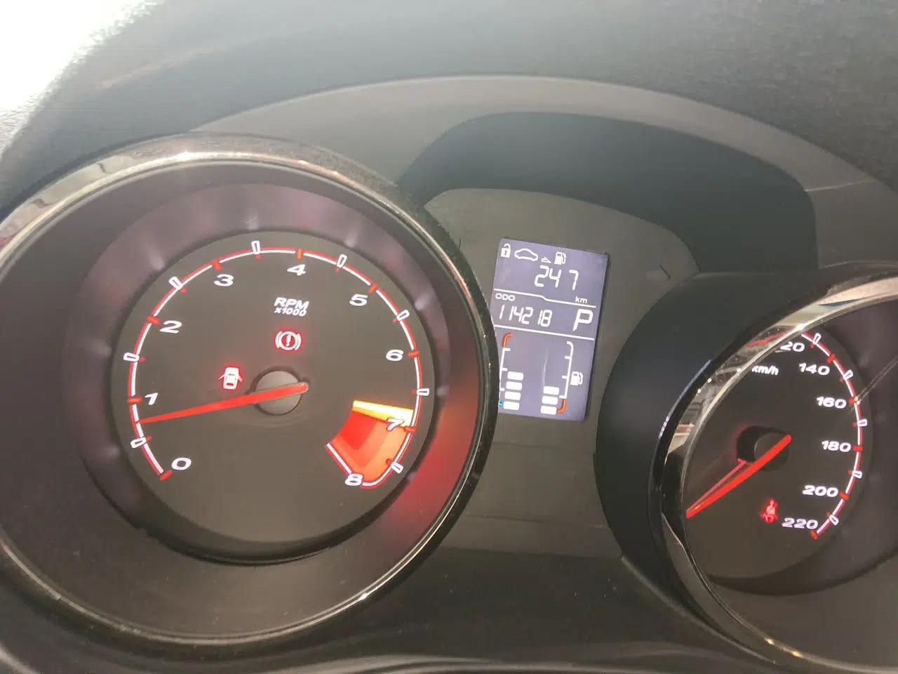 MG 5 2012 1.5L Automatic Elite Edition — миниатюра 12