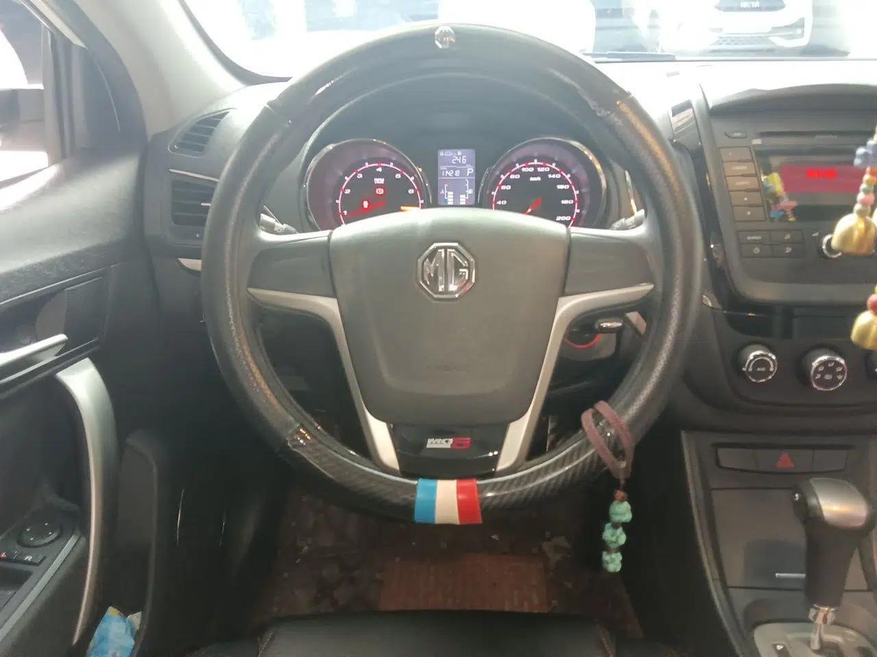 MG 5 2012 1.5L Automatic Elite Edition — миниатюра 10