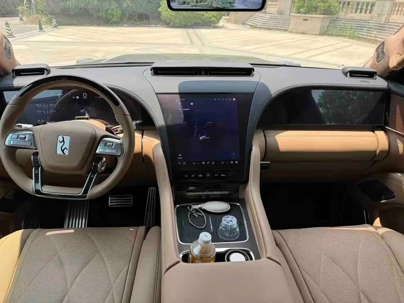 Looking up at the U8 L 2025 Dingshi Edition — миниатюра 7