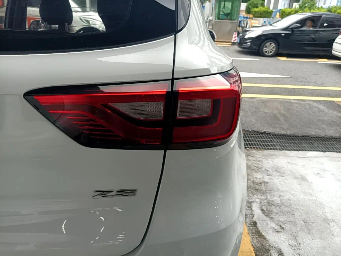 MG ZS 2017 1.5L Automatic Luxury Edition — миниатюра 9