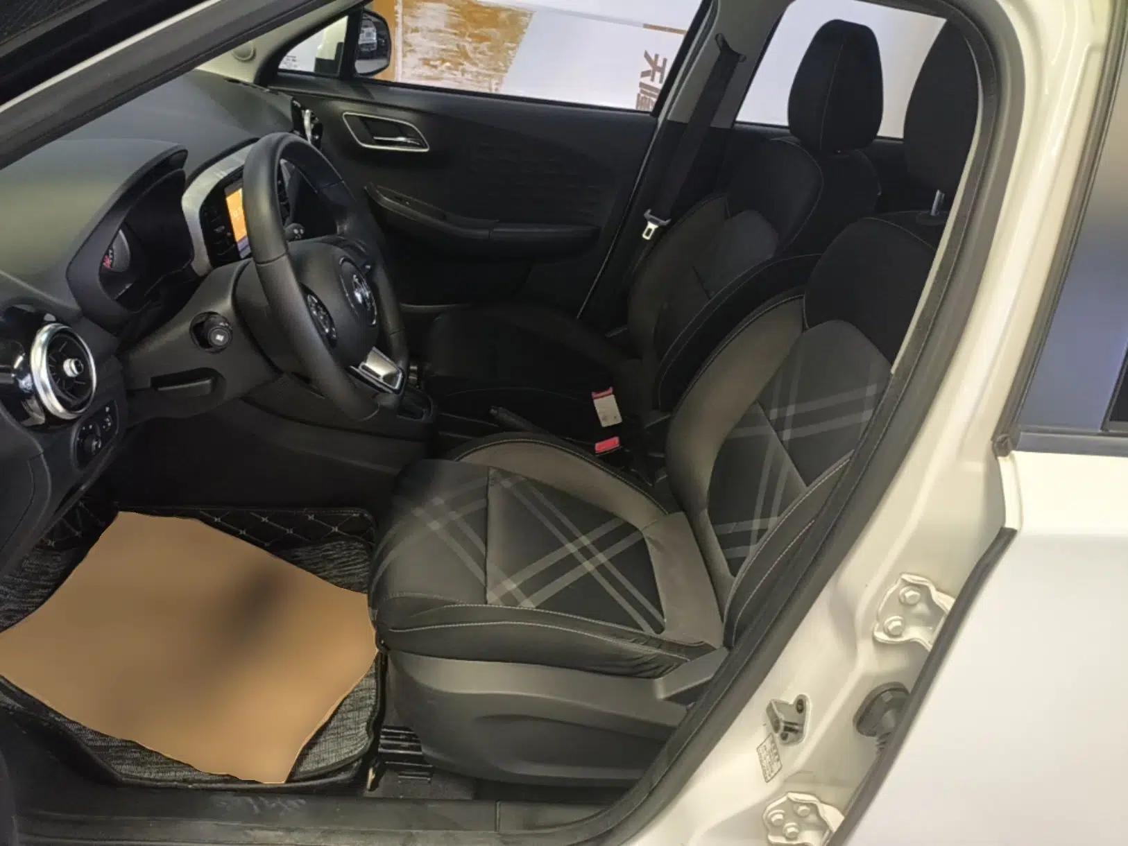 MG 3 2017 1.5L Automatic Smart Connect Elite Edition — миниатюра 17