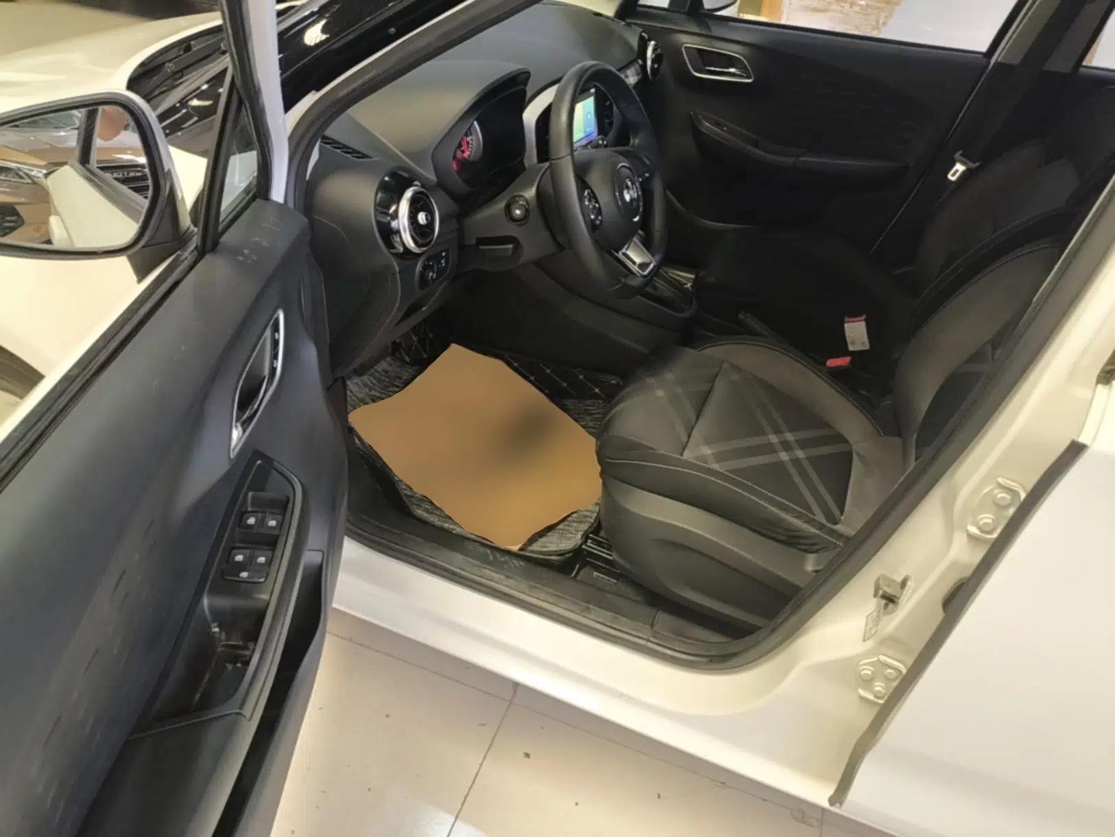 MG 3 2017 1.5L Automatic Smart Connect Elite Edition — миниатюра 18
