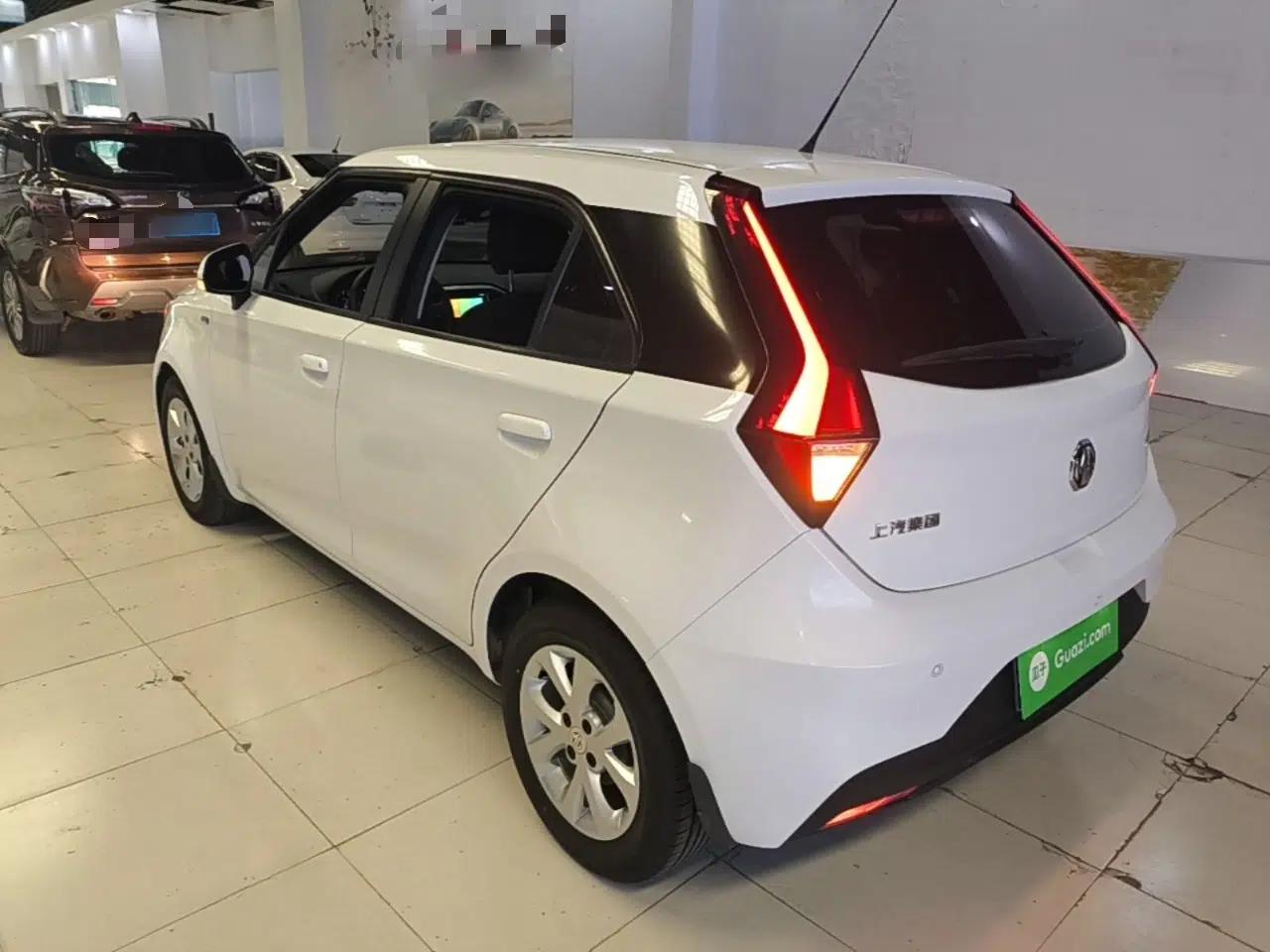 MG 3 2017 1.5L Automatic Smart Connect Elite Edition — миниатюра 4