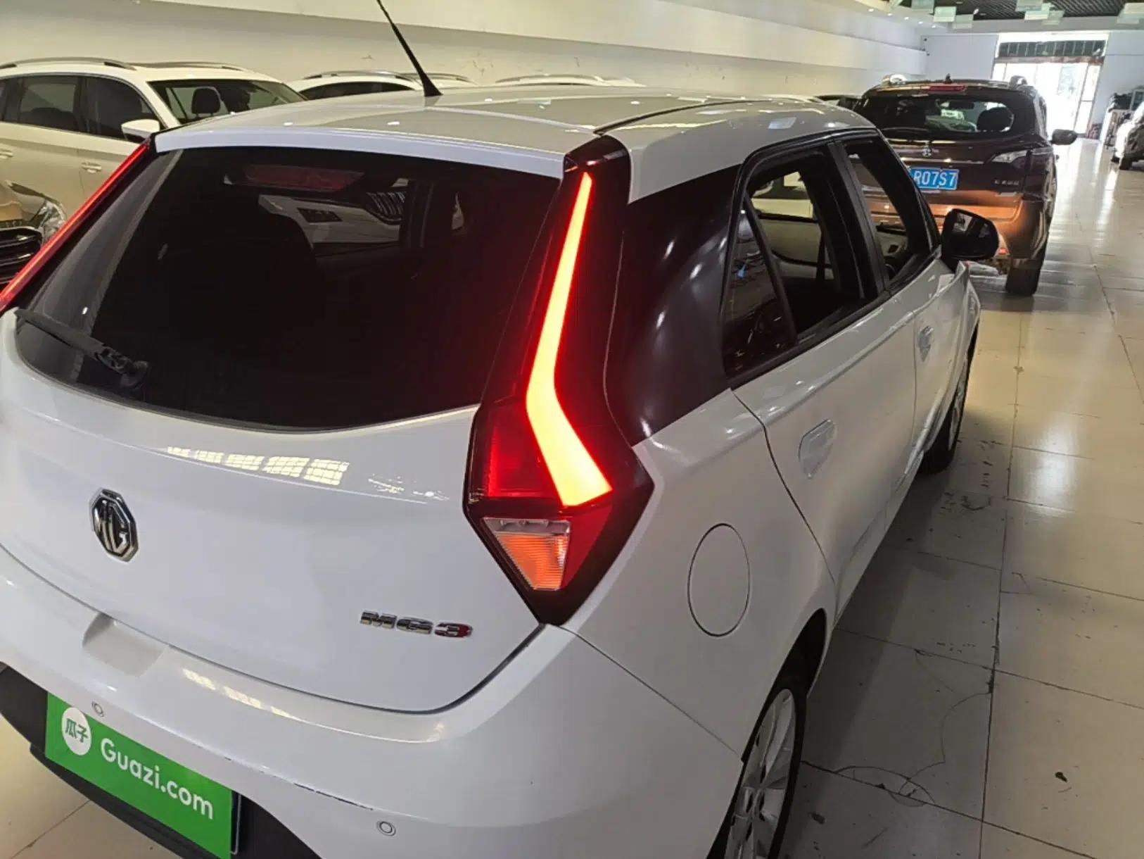 MG 3 2017 1.5L Automatic Smart Connect Elite Edition — миниатюра 9
