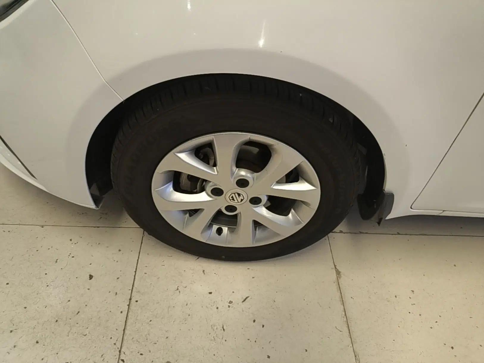 MG 3 2017 1.5L Automatic Smart Connect Elite Edition — миниатюра 10