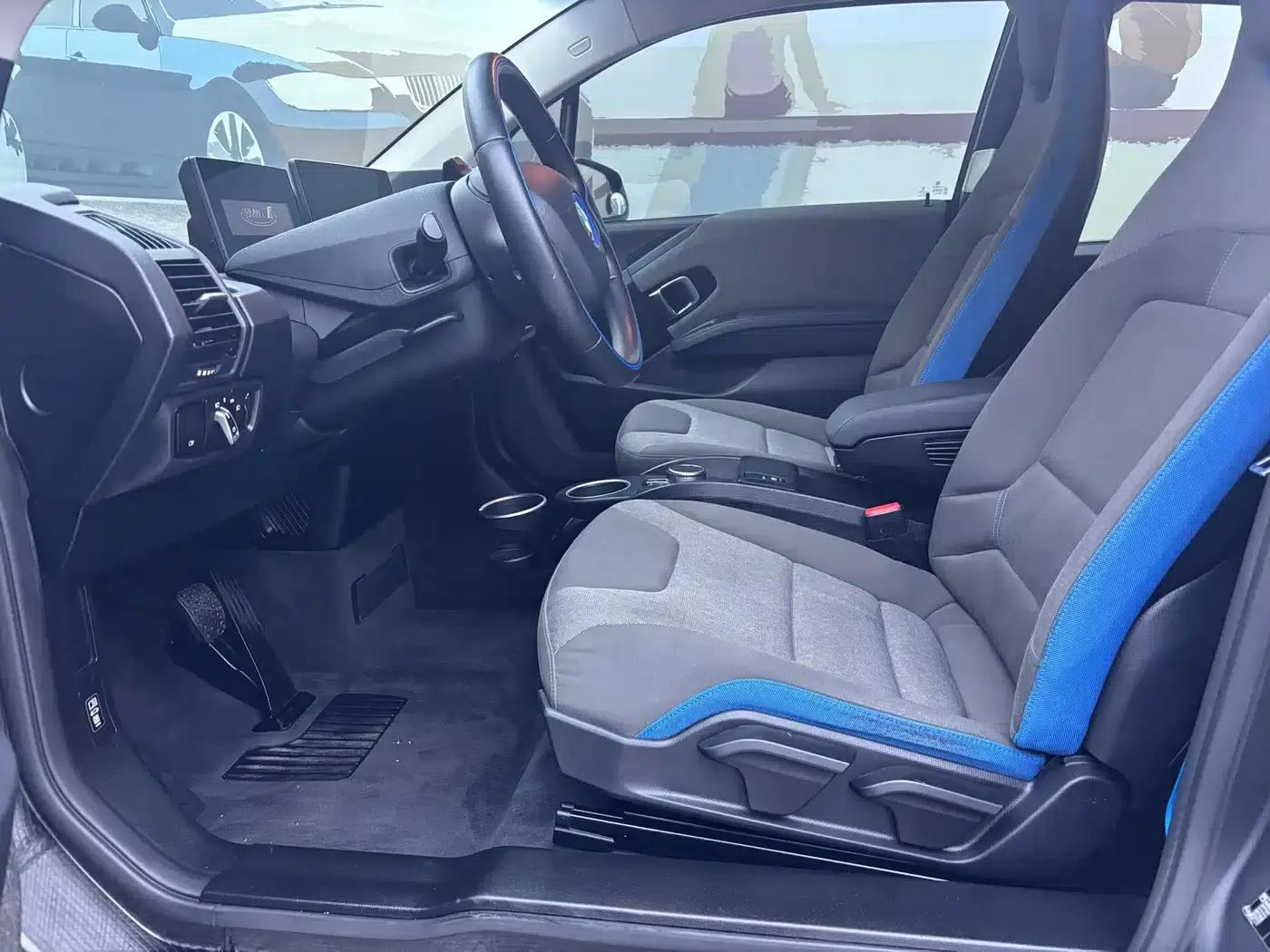 2019 BMW i3 Imported Model, Fast Charging Version — миниатюра 11