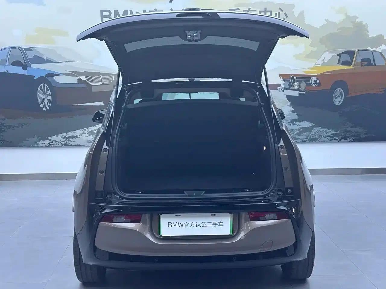 2019 BMW i3 Imported Model, Fast Charging Version — миниатюра 8
