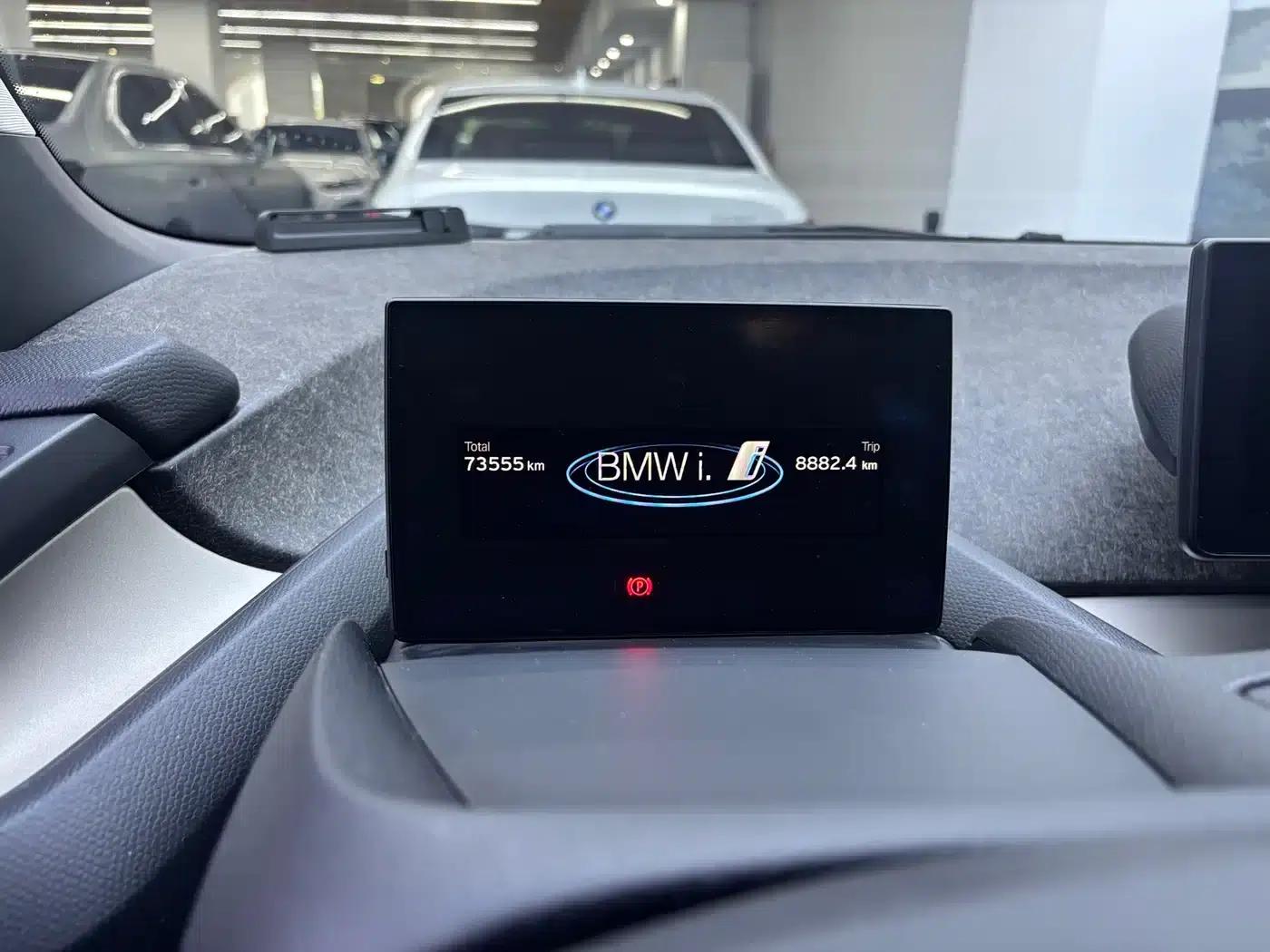 2019 BMW i3 Imported Model, Fast Charging Version — миниатюра 10
