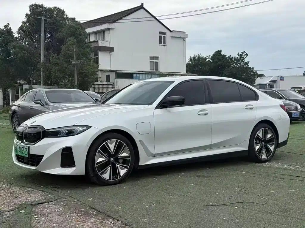 BMW i3 2023 eDrive 40 L Shadow Sport Package — миниатюра 1