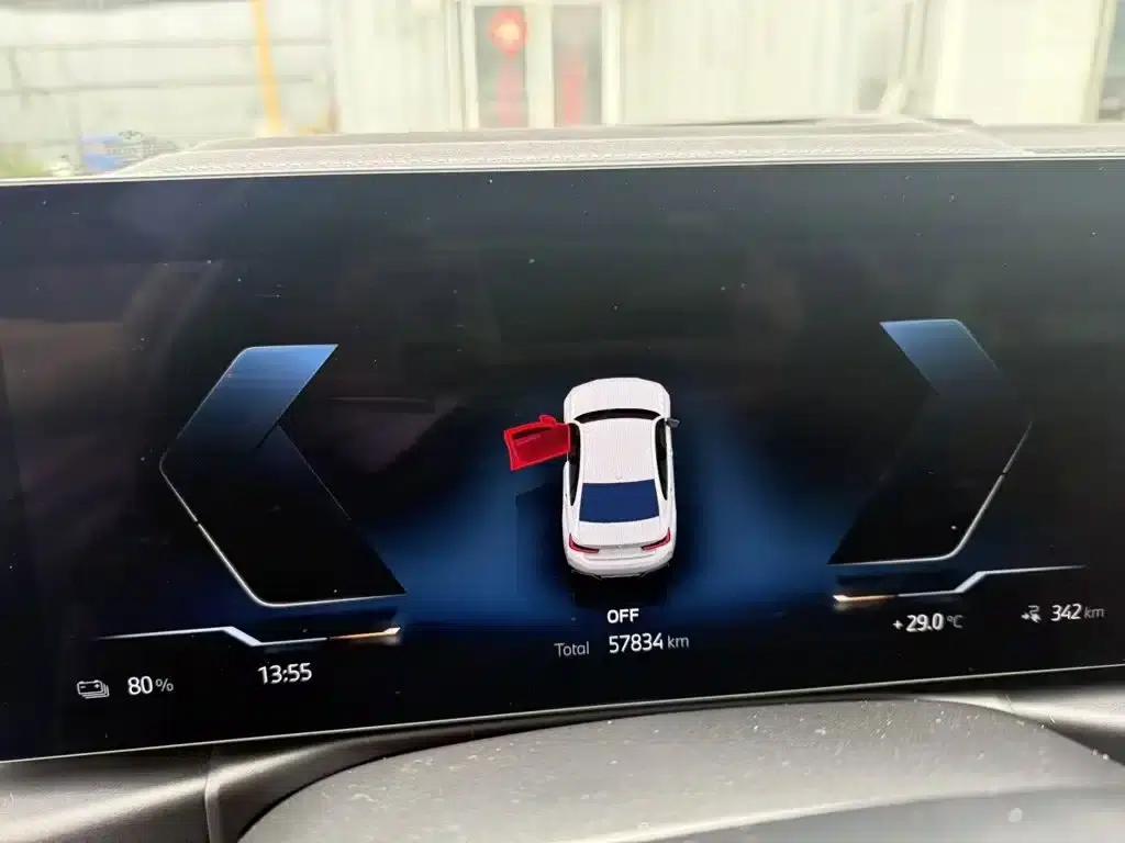 BMW i3 2023 eDrive 40 L Shadow Sport Package — миниатюра 6