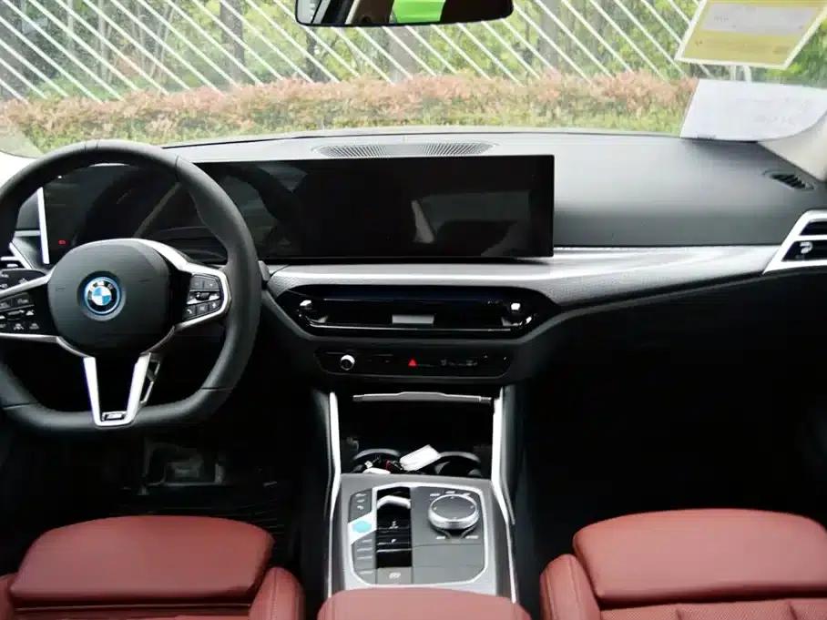 BMW i3 2025 eDrive 40 L Shadow Edition — миниатюра 14
