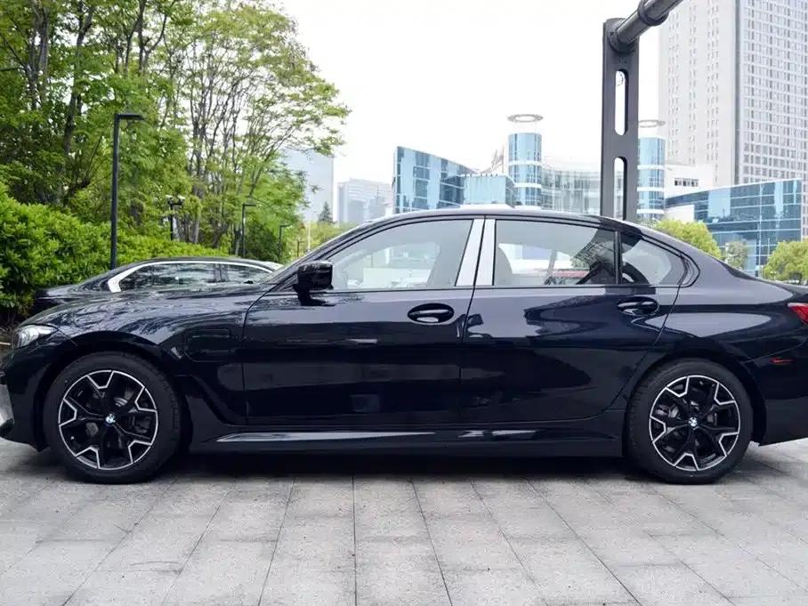 BMW i3 2025 eDrive 40 L Shadow Edition — миниатюра 5
