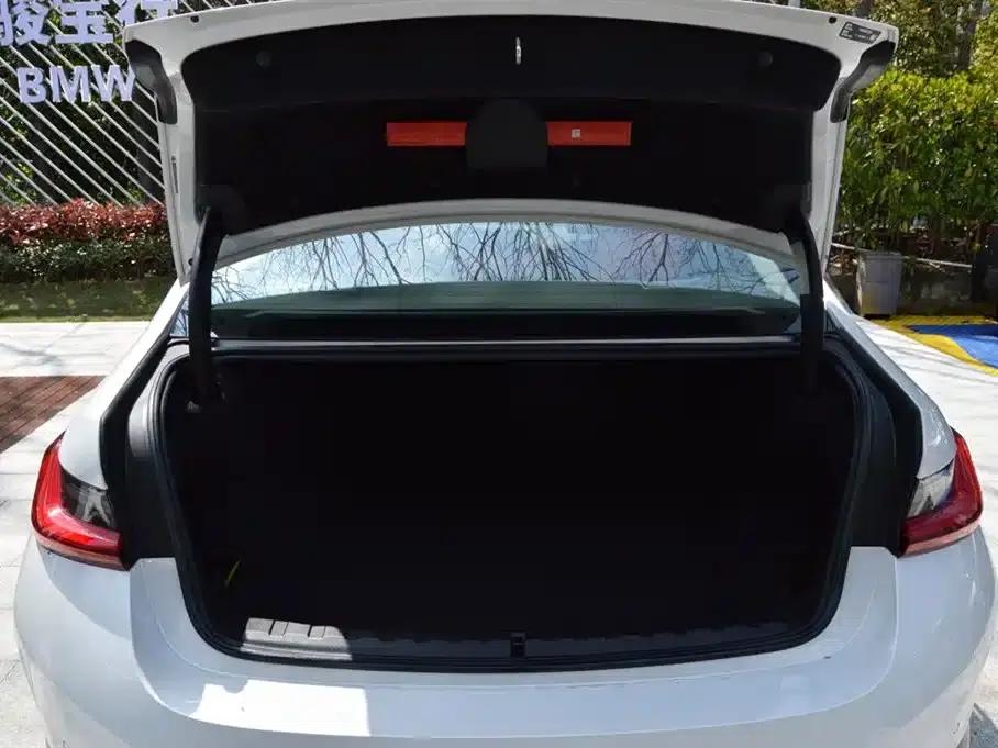 BMW i3 2025 eDrive 40 L Shadow Edition — миниатюра 7