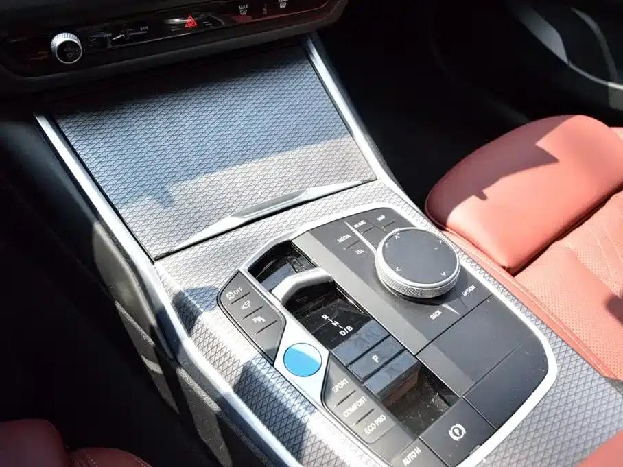 BMW i3 2025 eDrive 40 L Shadow Edition — миниатюра 10