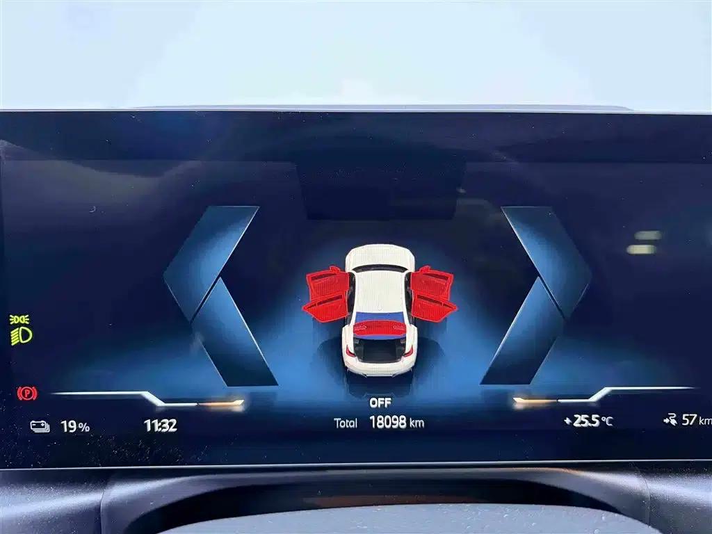 BMW i3 2024 eDrive 35L — миниатюра 17