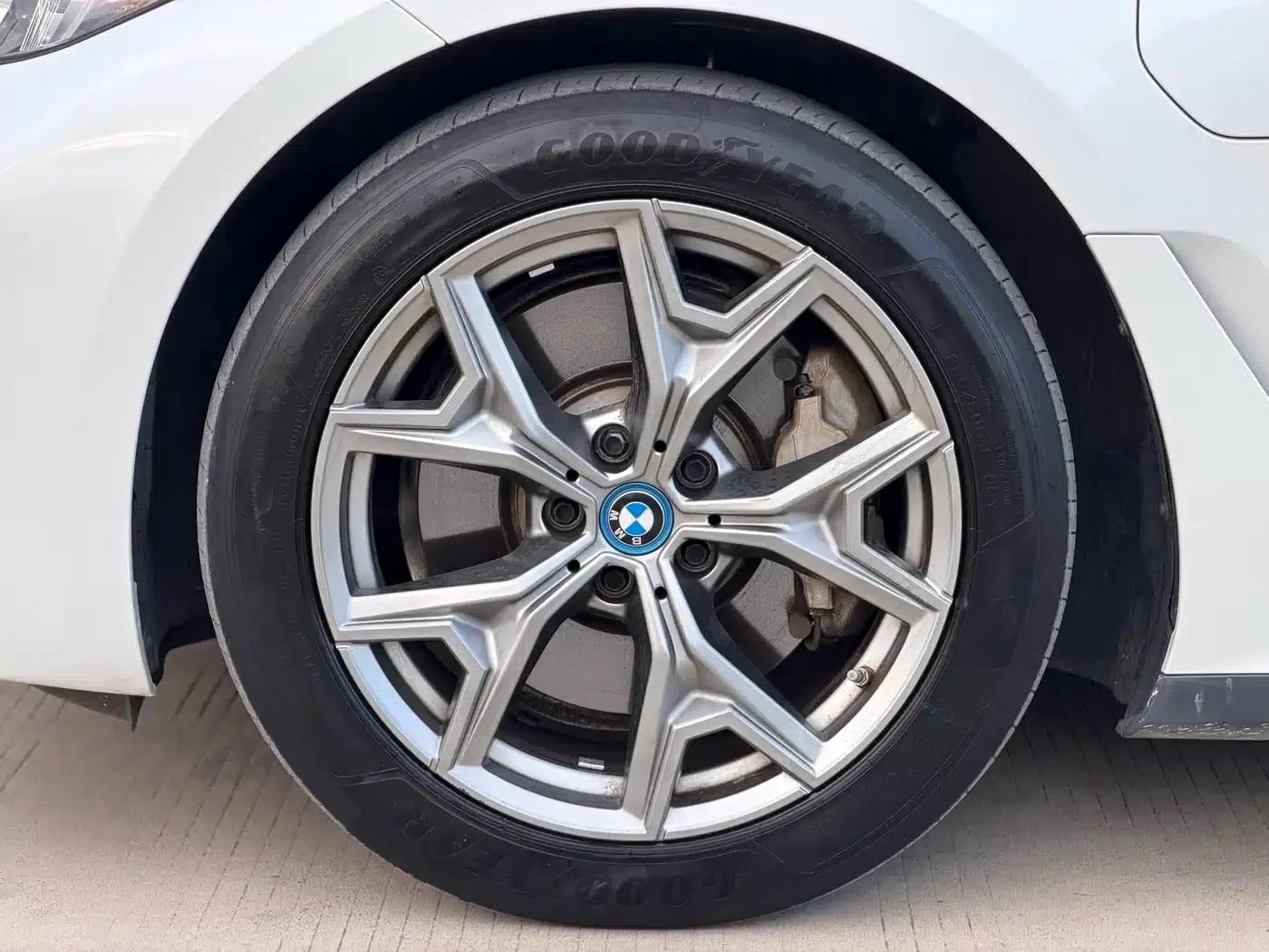 BMW i3 2024 eDrive 35L — миниатюра 23