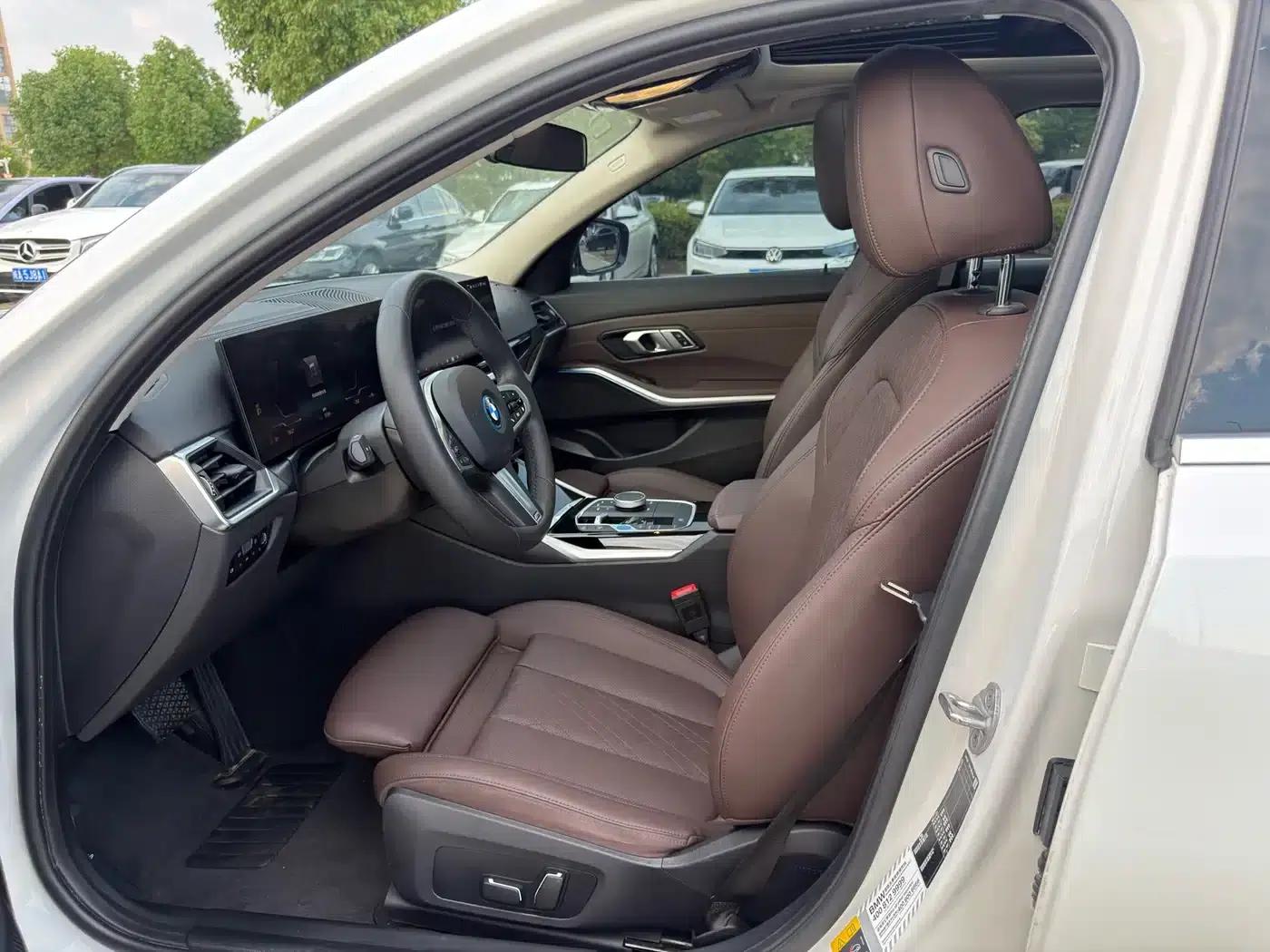 BMW i3 2024 eDrive 35L — миниатюра 7