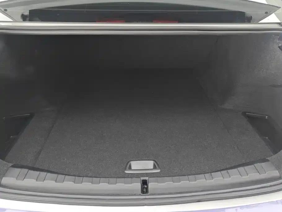 BMW i3 2023 eDrive 40 L Shadow Edition — миниатюра 4